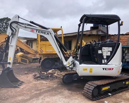 Mini Escavadeira Terex TC 37 10/10 - Imagem 2