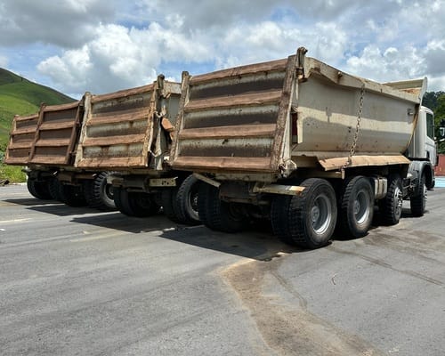 Caminhão Scania Caçamba P420 07/08 - Imagem 2