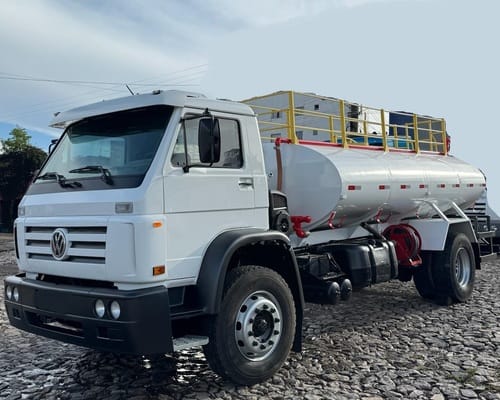 Caminhão Volkswagen Pipa 17 230 14/14 - Imagem 1