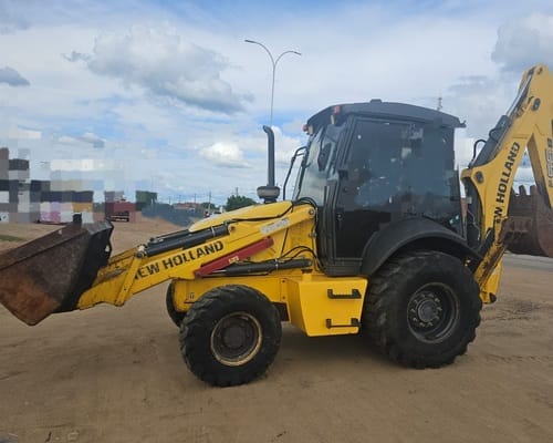 Retroescavadeira New Holland B95B 21/21 - Imagem 1