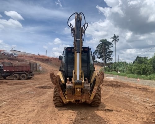 Retroescavadeira Caterpillar 416E 13/13 - Imagem 6