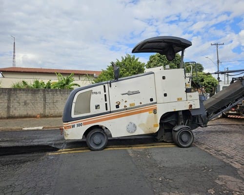 Fresadora de Asfalto Wirtgen W100 11/11 - Imagem 3