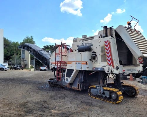 Fresadora de Asfalto Wirtgen W1900 07/07 - Imagem 2