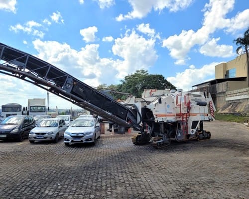 Fresadora de Asfalto Wirtgen W1900 07/07 - Imagem 7