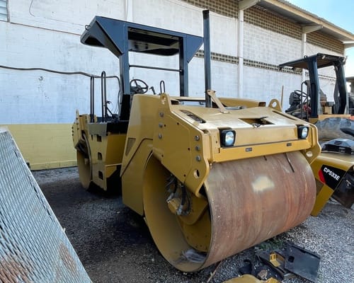 Rolo compactador Caterpillar CB534D 11/11 - Imagem 2