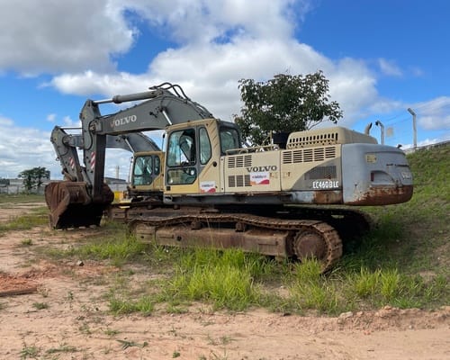 Escavadeira Volvo EC460 10/10 - Imagem 2