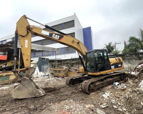 Escavadeira Caterpillar 320 DL 10/11 - Imagem 3