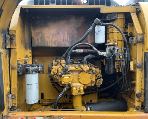 Escavadeira Caterpillar 320 DL 10/11 - Imagem 7