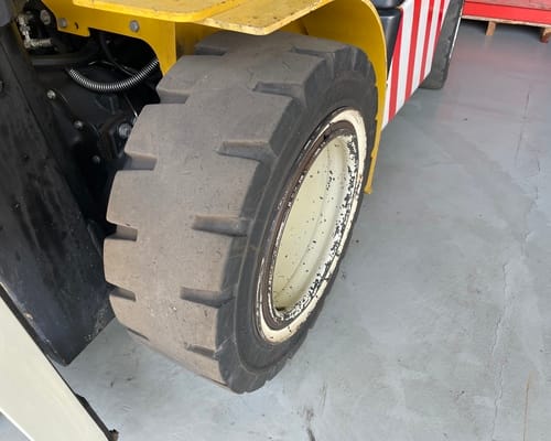 Empilhadeira Yale GLP 070 VX  21/21 - Imagem 14
