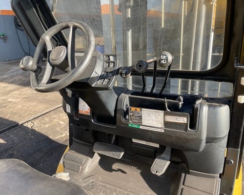 Empilhadeira Yale GLP 050VX 18/18 - Imagem 8