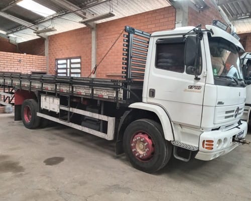 Caminhão Mercedes Benz MB1718 11/11 - Imagem 6