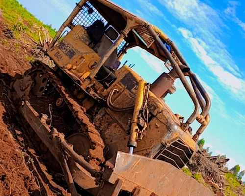 Trator de Esteiras Caterpillar D4E 86/86 - Imagem 1