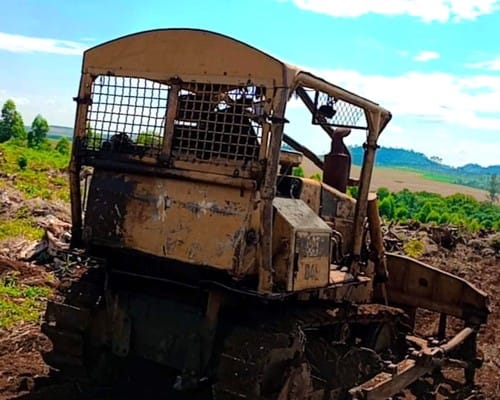 Trator de Esteiras Caterpillar D4E 86/86 - Imagem 5