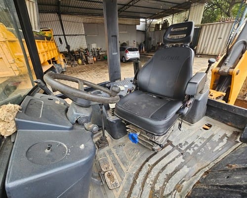 Retroescavadeira JCB 3CX 14/14 - Imagem 4