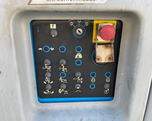 Plataforma Elevatória Genie Z4525DC 09/09 - Imagem 6