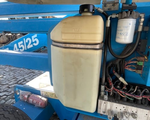 Plataforma Elevatória Genie Z4525DC 09/09 - Imagem 9