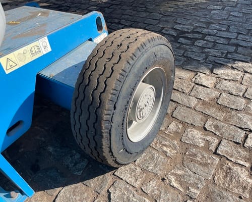 Plataforma Elevatória Genie Z4525DC 09/09 - Imagem 16