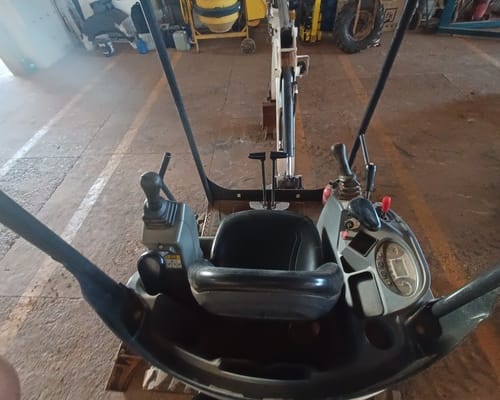 Mini Escavadeira Bobcat E20 19/19 - Imagem 6