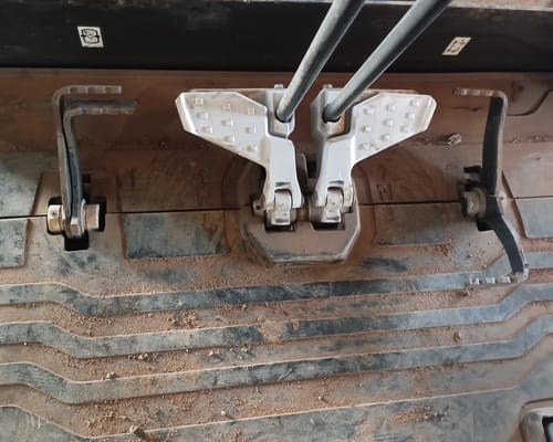 Mini Escavadeira Bobcat E20 19/19 - Imagem 7