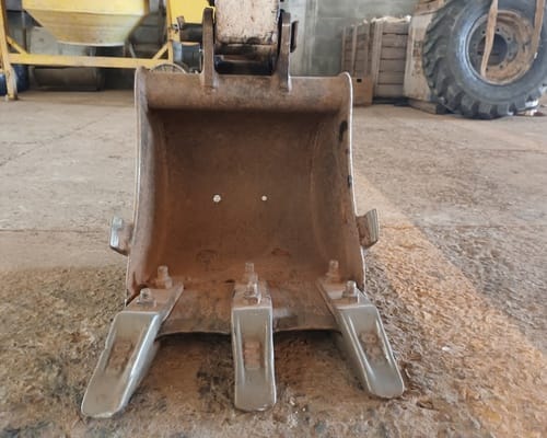 Mini Escavadeira Bobcat E20 19/19 - Imagem 17
