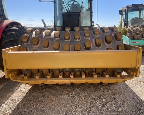 Rolo compactador Caterpillar CS54B 14/14 - Imagem 17