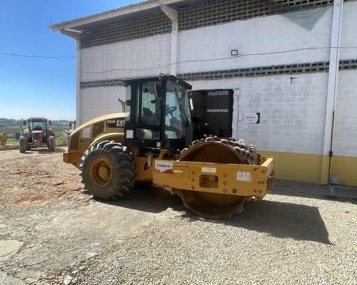 Rolo compactador Caterpillar CS54B 14/14 - Imagem 4