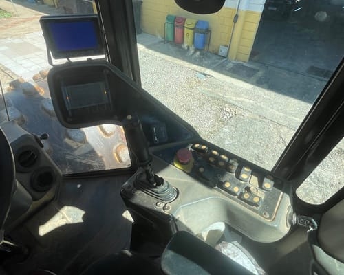 Rolo compactador Caterpillar CS54B 14/14 - Imagem 7