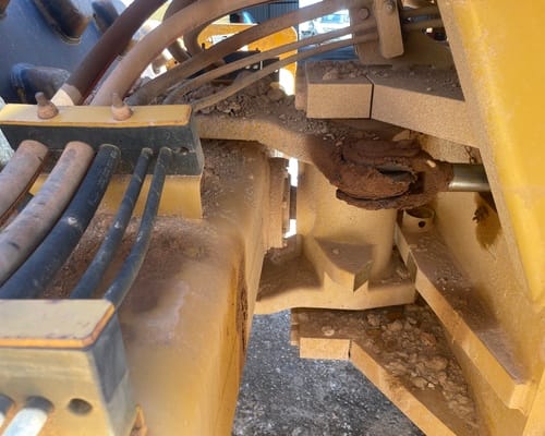 Rolo compactador Caterpillar CS54B 14/14 - Imagem 14