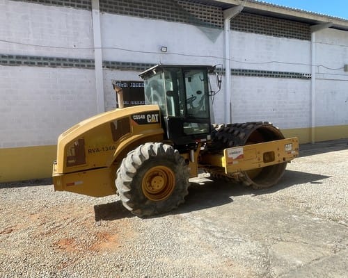 Rolo compactador Caterpillar CS54B 14/14 - Imagem 3