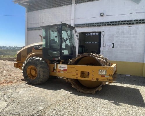 Rolo compactador Caterpillar CS54B 14/14 - Imagem 4