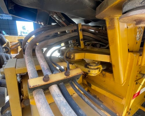Rolo compactador Caterpillar CS54B 14/14 - Imagem 15