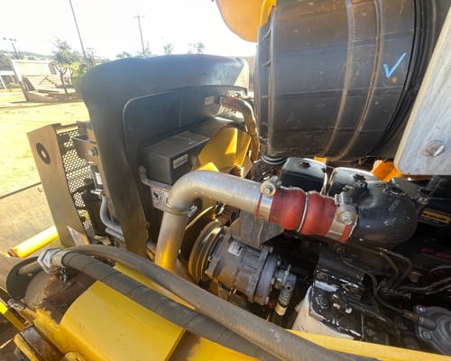 Retroescavadeira New Holland B110B 22/22 - Imagem 11
