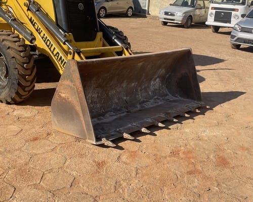 Retroescavadeira New Holland B110B 22/22 - Imagem 20