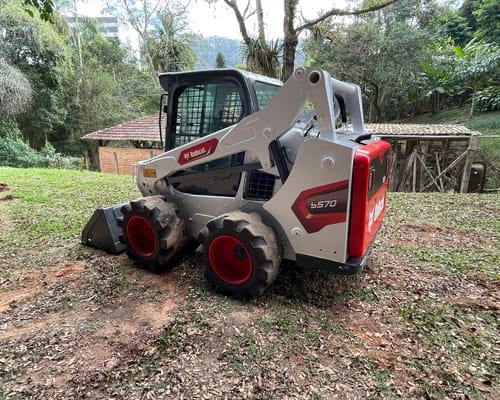 Mini Carregadeira Bobcat S570 20/20 - Imagem 2