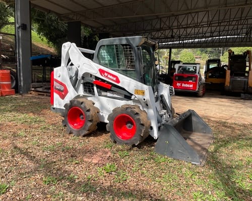 Mini Carregadeira Bobcat S570 20/20 - Imagem 4
