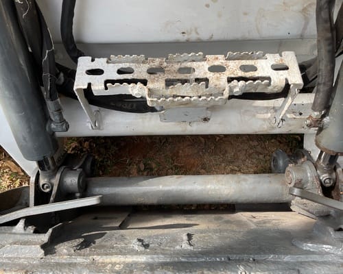 Mini Carregadeira Bobcat S570 20/20 - Imagem 9
