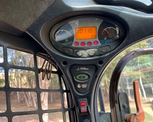 Mini Carregadeira Bobcat S570 21/21 - Imagem 7