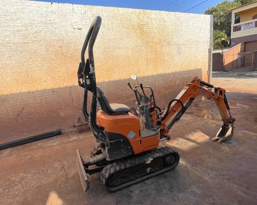 Mini Escavadeira Yanmar SV08 17/17 - Imagem 3