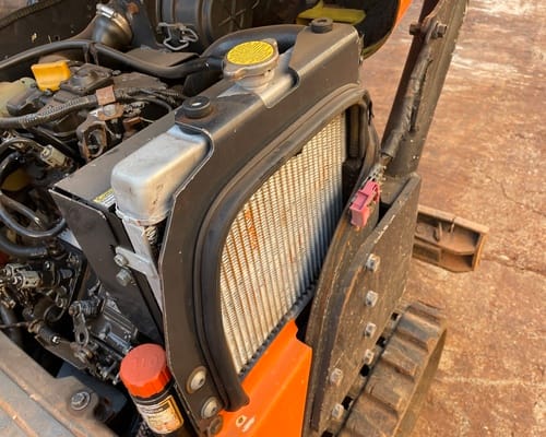 Mini Escavadeira Yanmar SV08 17/17 - Imagem 9