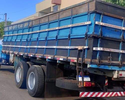 Caminhão Ford Caçamba F600 74/74 - Imagem 2