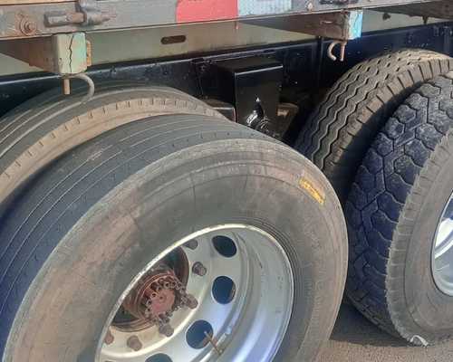 Caminhão Ford Caçamba F600 74/74 - Imagem 4