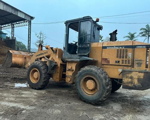 Pá carregadeira  Liugong  835 10/10 - Imagem 1