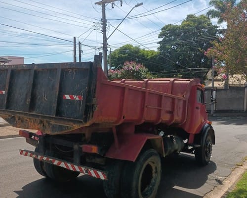 Caminhão Mercedes Benz Caçamba MB1113 70/70 - Imagem 3