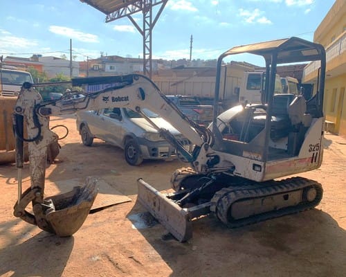 Mini Escavadeira Bobcat 325 12/12 - Imagem 2