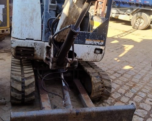 Mini Escavadeira Bobcat 325 12/12 - Imagem 9