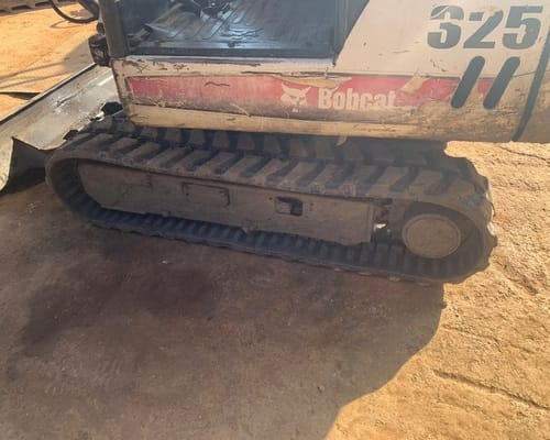 Mini Escavadeira Bobcat 325 12/12 - Imagem 16