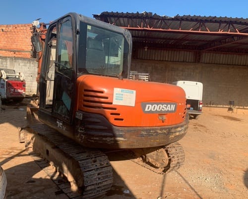 Mini Escavadeira Doosan S75V 12/12 - Imagem 3