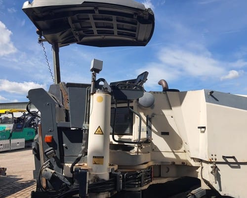 Fresadora de Asfalto Wirtgen W100F 07/07 - Imagem 11