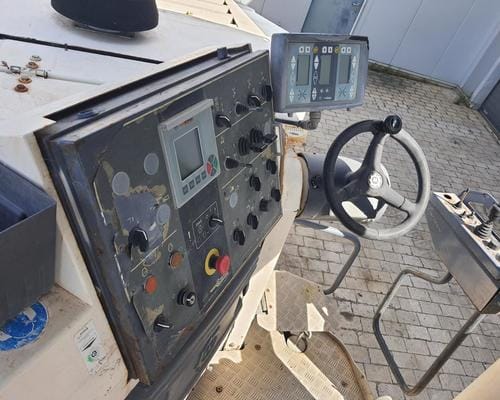 Fresadora de Asfalto Wirtgen W100F 07/07 - Imagem 18