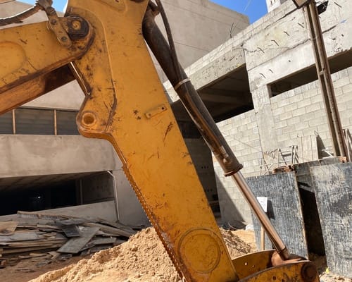 Retroescavadeira Caterpillar 416E 08/08 - Imagem 13